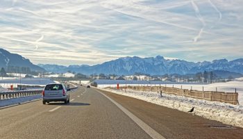 Przepisy drogowe i mandaty w Szwajcarii | autofakty.pl