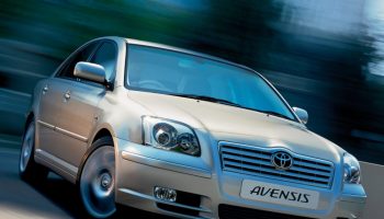 Toyota Avensis II Sedan (2003-2008) | autofakty.pl