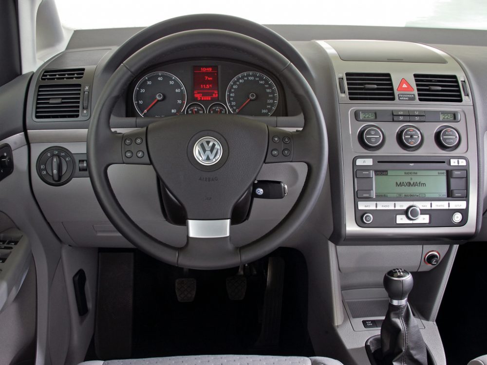 Volkswagen Touran I Wnętrze (20062010) Autofakty.pl