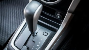Jak jezdźić z automatyczną skrzynią biegów | autofakty.pl