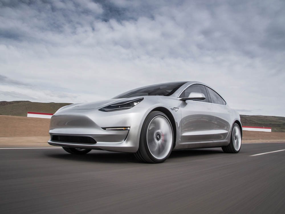 Tesla najdroższa, Tesla, Tesla Model 3, samochód elektryczny, samochody elektryczne