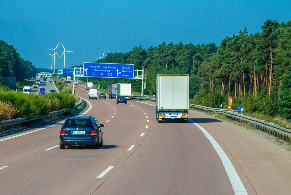 niemiecka autostrada (Pixabay @Roland SD)