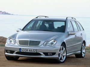 Używany Mercedes Klasy C W203 – Czy Warto Go Kupić?