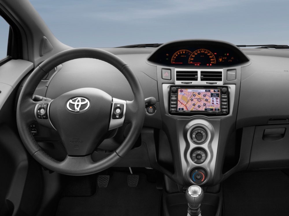 Toyota Yaris Facelifting 2009 - 2011 Wnętrze Prestige