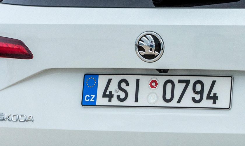 tablica rejestracyjna auta z Czech